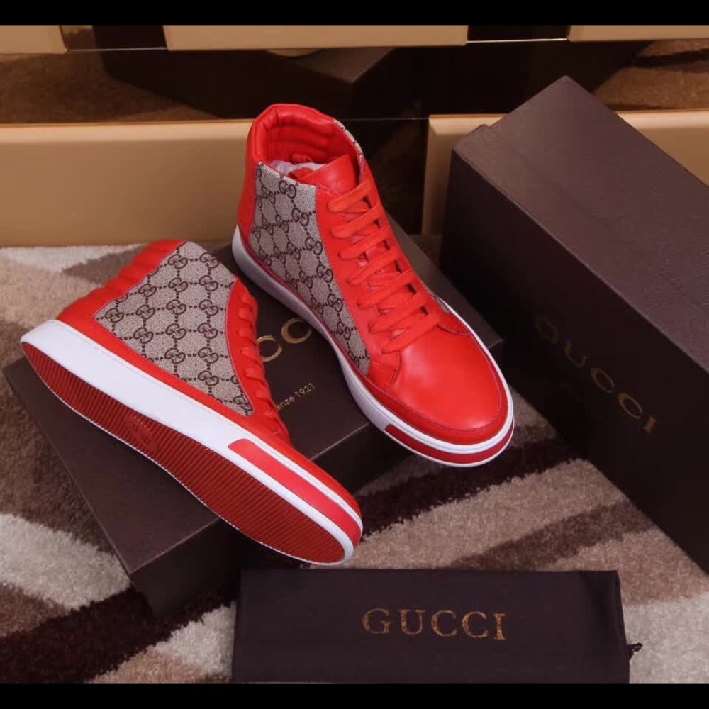 Gucci shoes beautiful red and tan Gucci logo