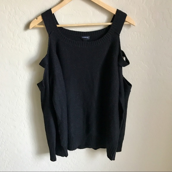 SOLD ON ANOTHER SITE TORRID SIZE 1 COLD SHOULDER - Picture 2 of 5