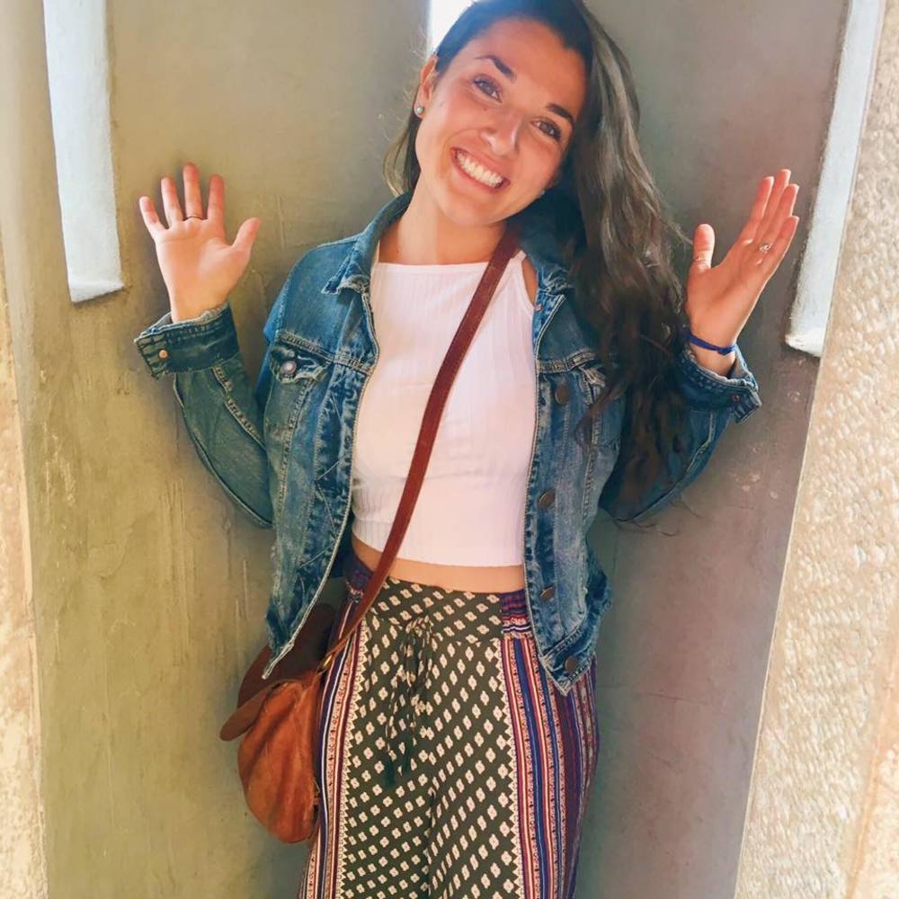 Meet your Posher, Caitlin