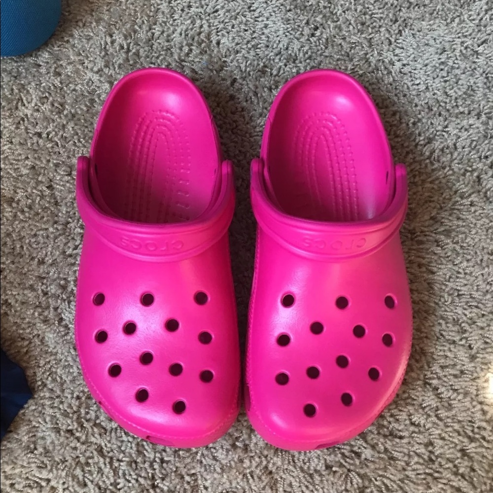 Hot pink crocs size 8 women's, never worn