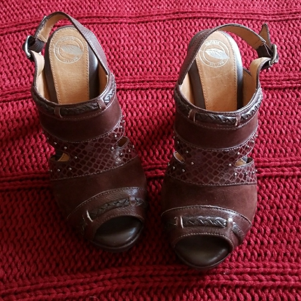 Nurture made in Dominican Republic Size 6 1/2