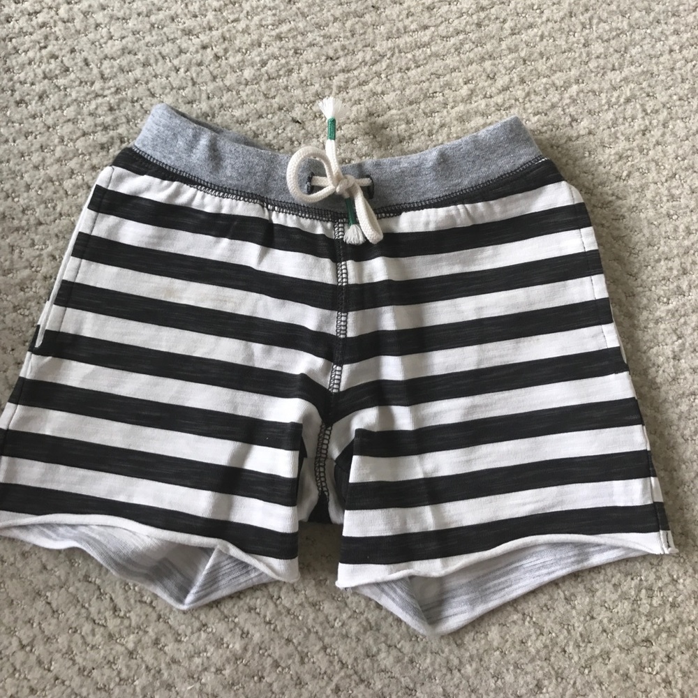 Mini Boden striped knot shorts