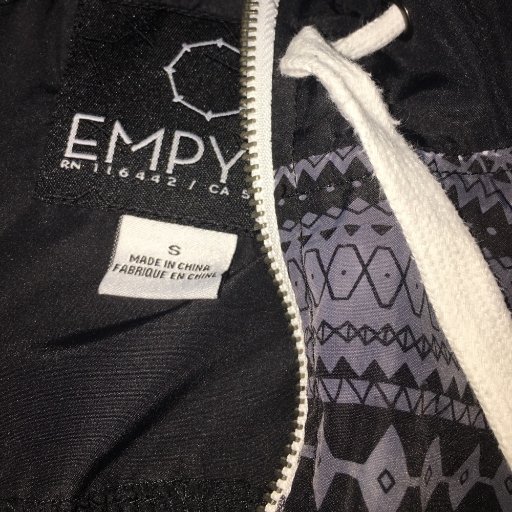 black thin jacket - Picture 2 of 3