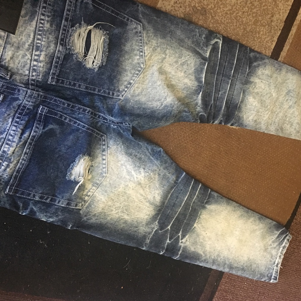 Jeans ๐ - Picture 8 of 8