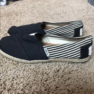 Women's toms shoes