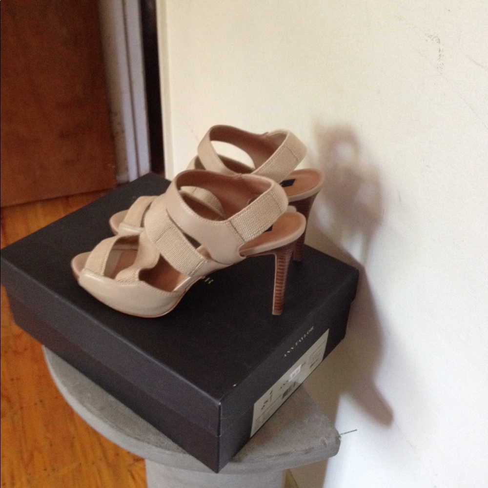 ANN TAYLOR stretch canvas sandal