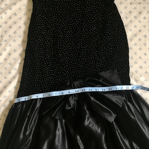 Oscar's party 80's gown, black rhinestones, fitted - Picture 5 of 8