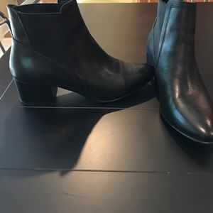 House of Harlow Black Leather Ankle Boots