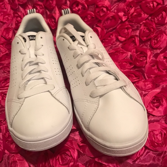 Athletic_Shoes