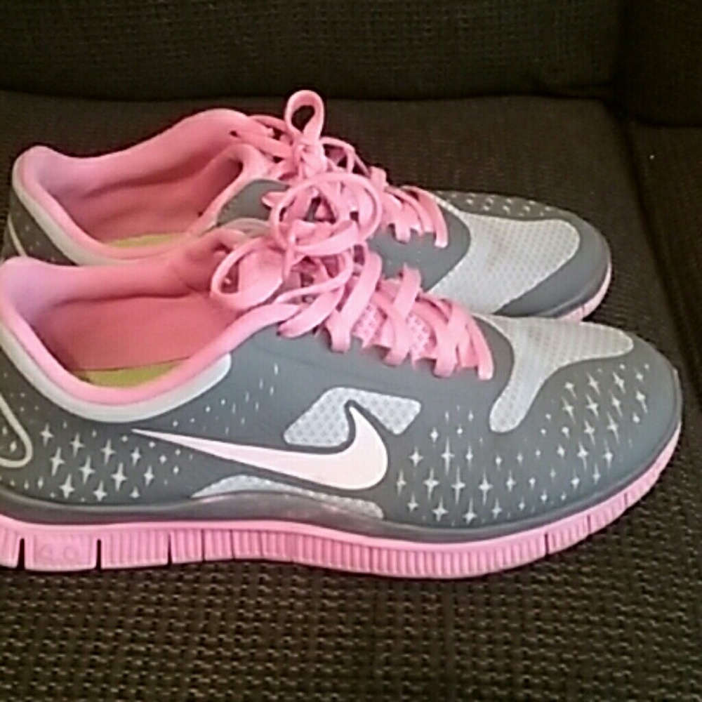 Nike air free 4.0 v2 tennis shoes