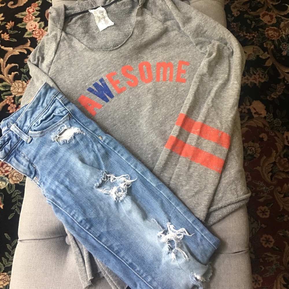 Adorable sweatshirt and distressed jeans