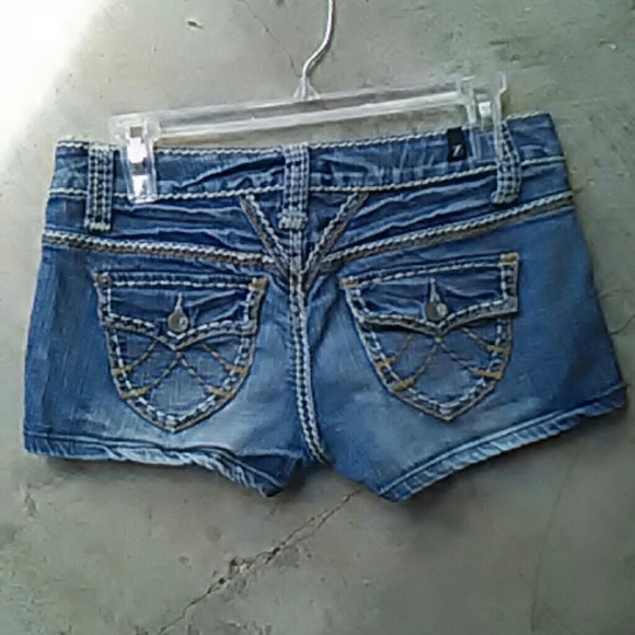 ~Z2 Denim Jean Shorts Distressed Acid Wash Distress Copper Threadwork Adorned 5 - Picture 3 of 4