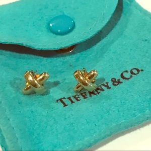 18k gold Tiffany & co studs 💯 authentic