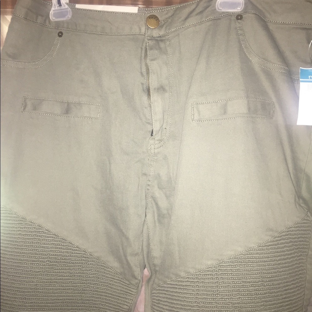 Rue21 jeggings size 20R