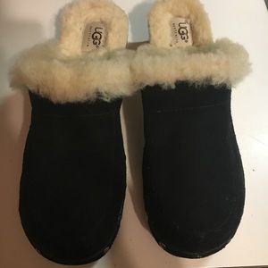 Ugg clogs size 7