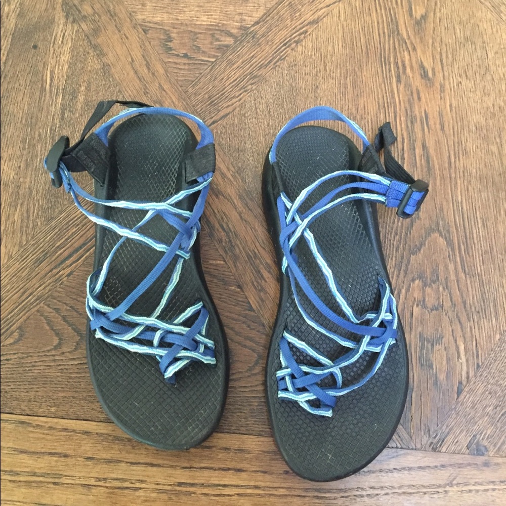 Chaco size 10 three straps