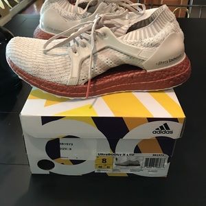 Like new ! Adidas Ultra Boost X LTD