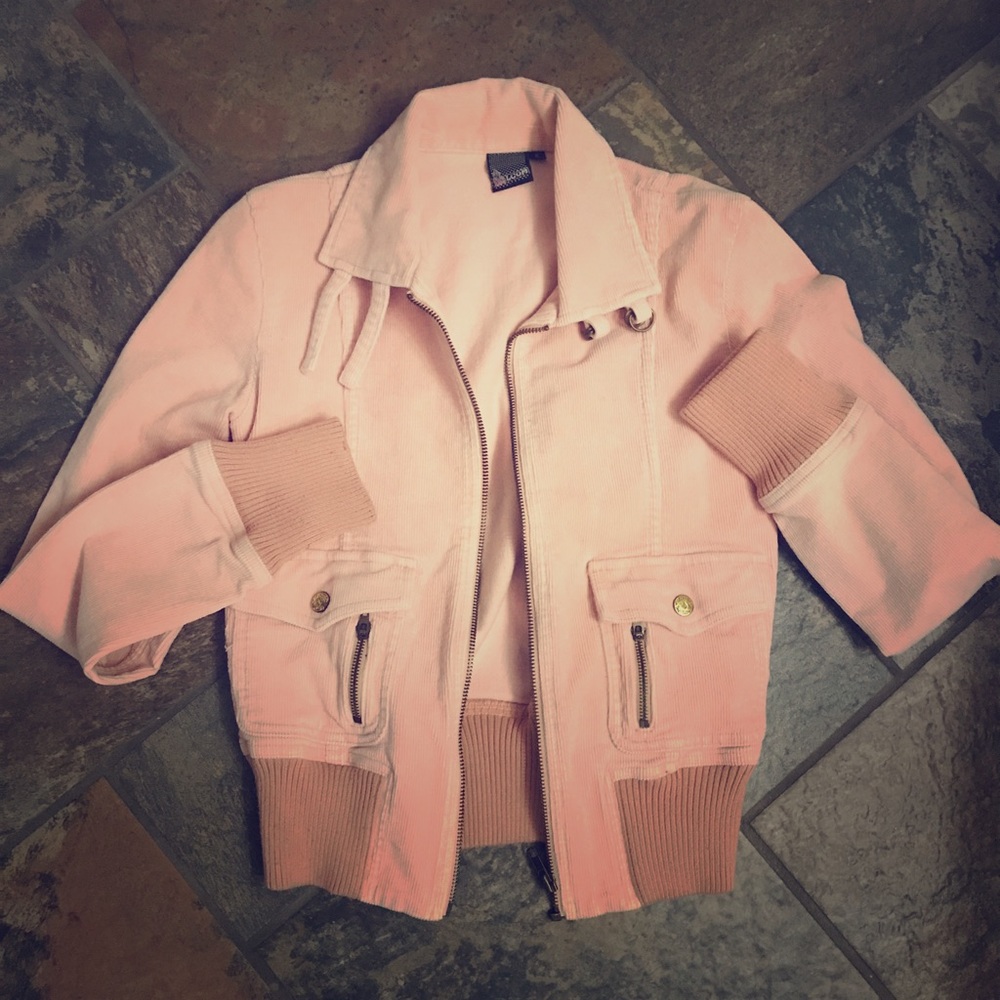 Volcom SOLD on Ⓜ️