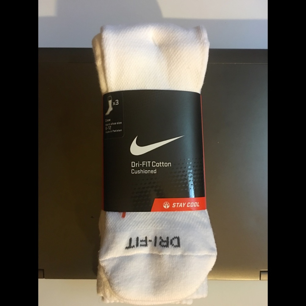 NIKE Dri-FIT Cotton Crew (3) pack socks.
