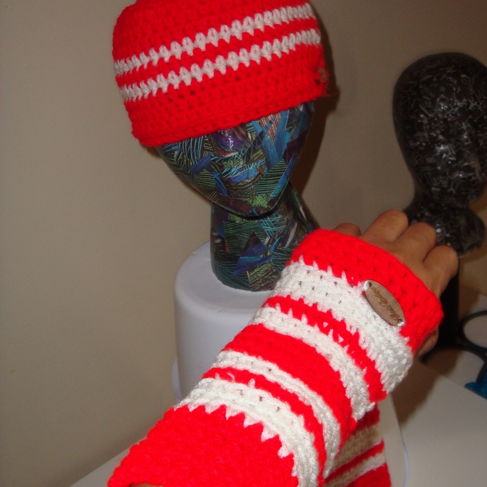 2pc. set Wrap Hat & Fingerless Gloves