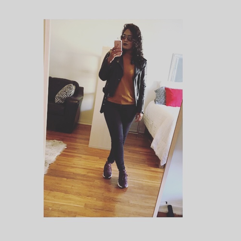 Hello Poshmark - Picture 6 of 8