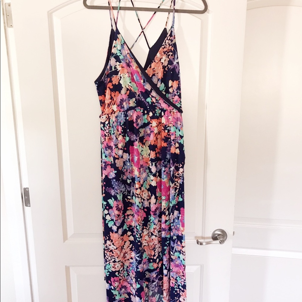 Vici floral criss cross maxi dress