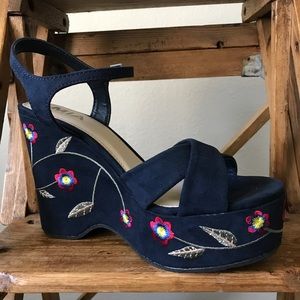 ✨NEW✨ MIA EMBROIDERED WEDGE