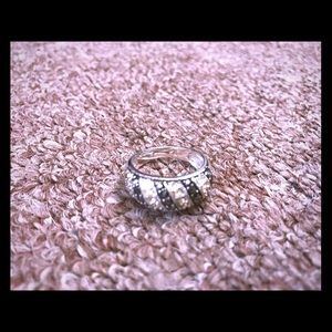 Size 7 black and silver ring