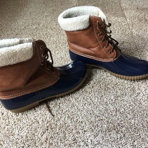 Duck boots