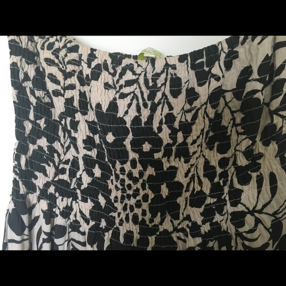 Black and white strapless casual dress - Picture 3 of 4