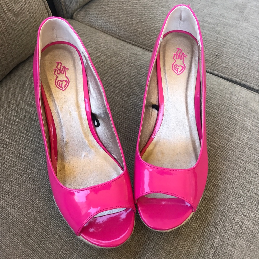 Torrid Hot Pink Wedges 9