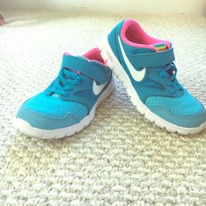 Girls Nike Sneakers