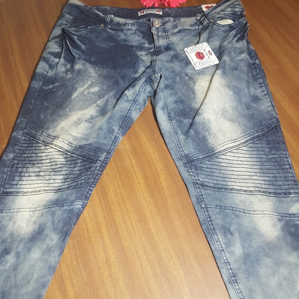 👄👄WAM👄👄 (What About Me) Jeans