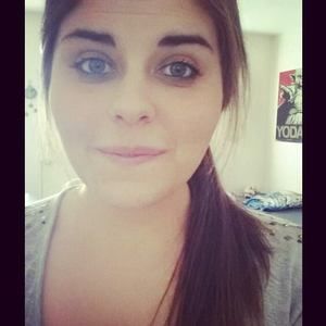 Meet your Posher, Caitlin