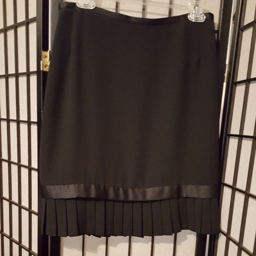 JS Collection beautiful black skirt.