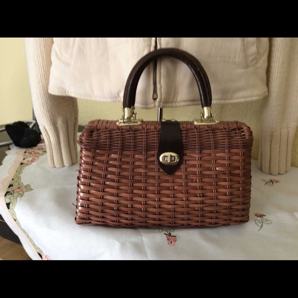 SALE!Vintage wicker bag