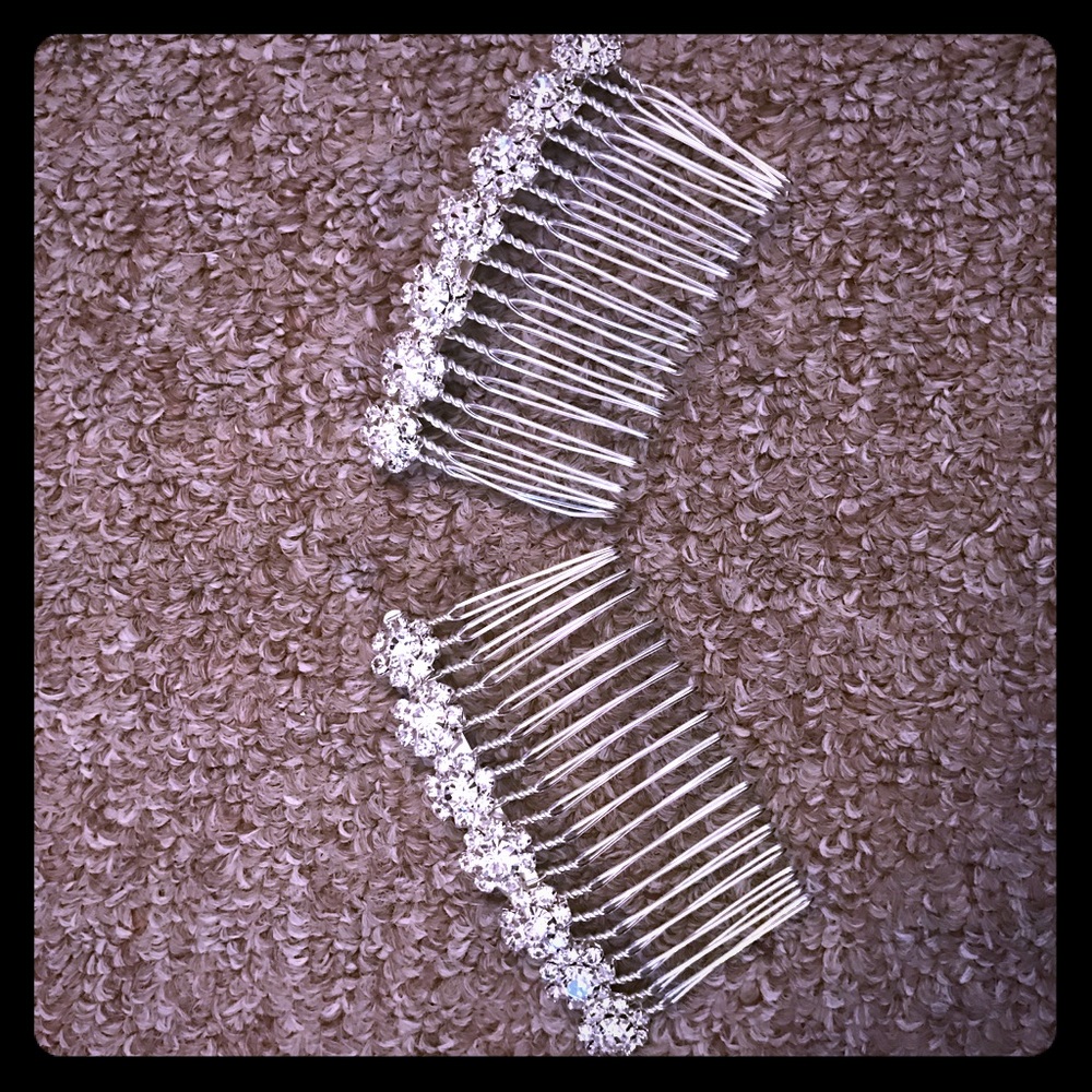 Elegant hair accessories, so cute!