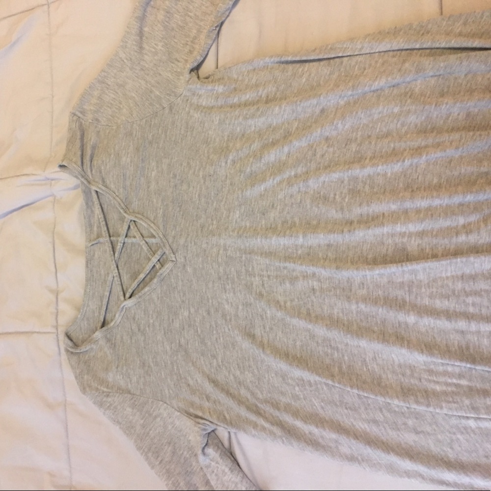 Grey cross laced flowy top!!