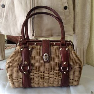 Vintage wicker hand bag