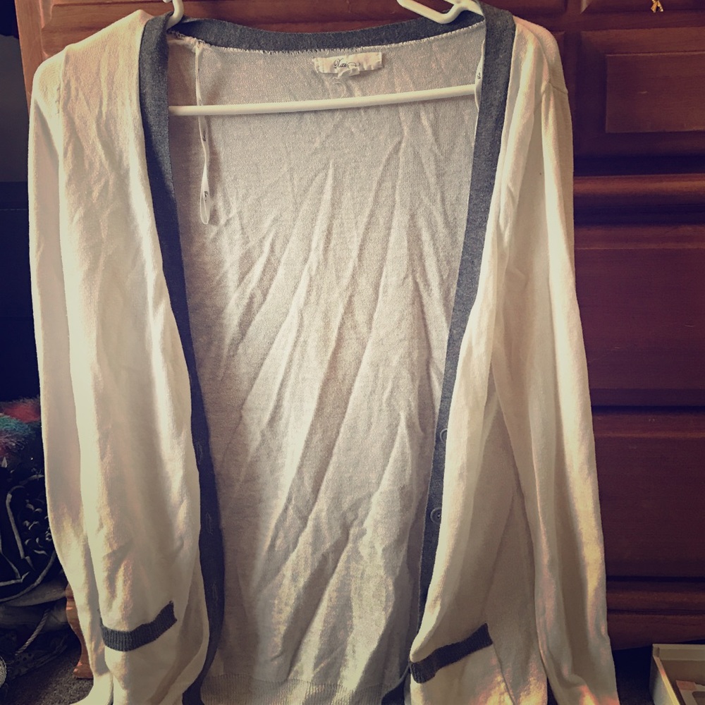 Gray and white cardigan, super cute!
