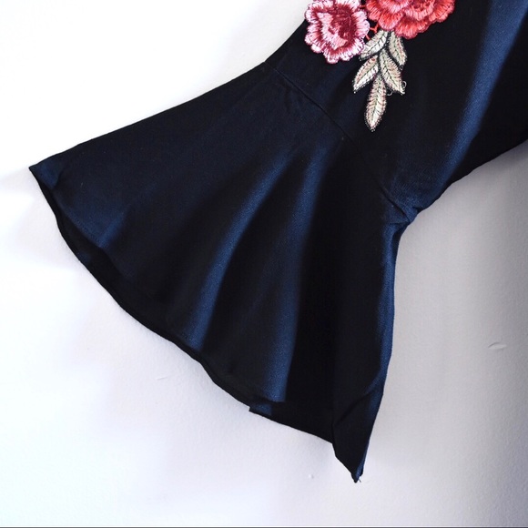 3X Left! Embroidered Off The Shoulder Top - Picture 7 of 8