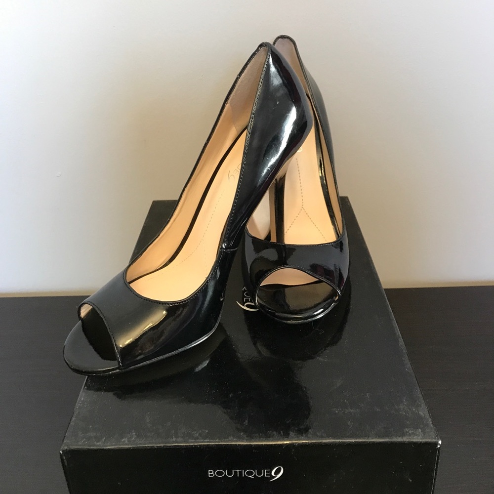 Black peep toe pumps