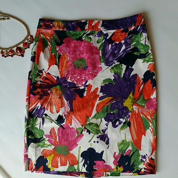 J. Crew Factory Dresses & Skirts - 🌻🌼J. CREW THE PENCIL SKIRT 🌼🌻