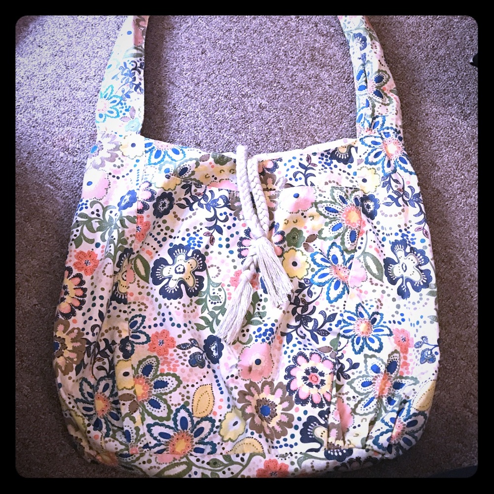 So cute!! Flower detail crossbody/travel bag!!