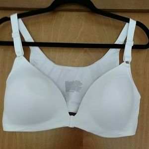 Hanes "bulge free" front closure bra. Size XL