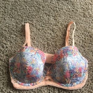 Victoria Secret Bra. SiZe 32DD