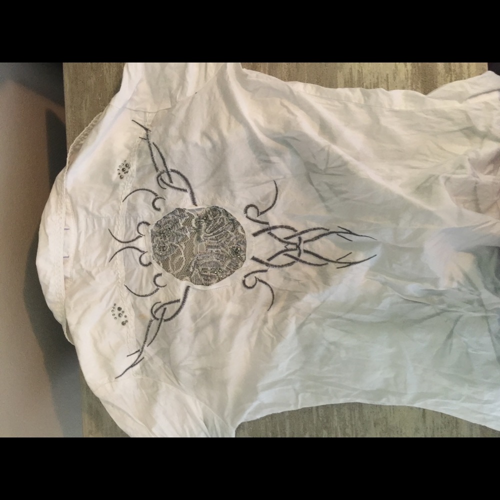 Roar Rhinestone button down. - Picture 3 of 3