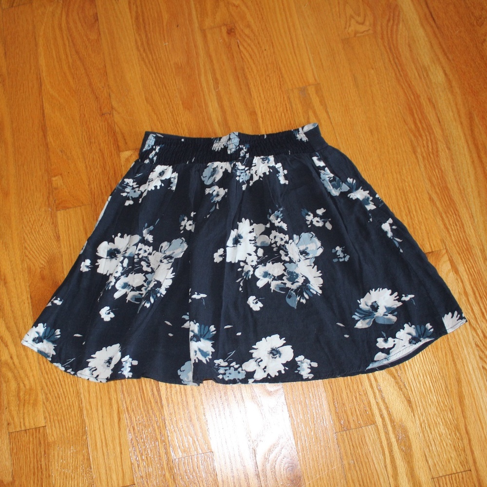 Floral flowy loose fit skirt