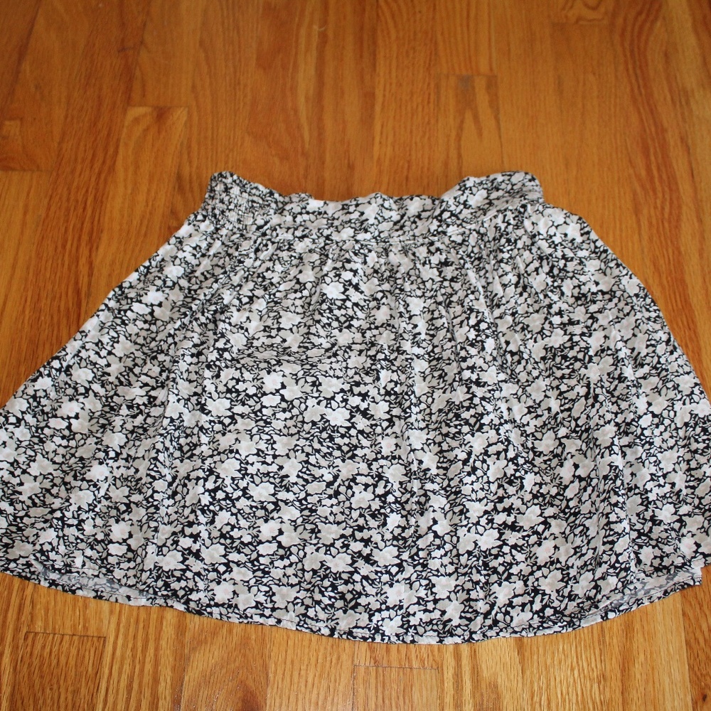 Flowy loose skirt