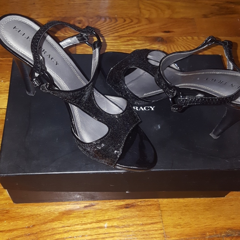 Ellen Tracy 👡 open toe sandal heel